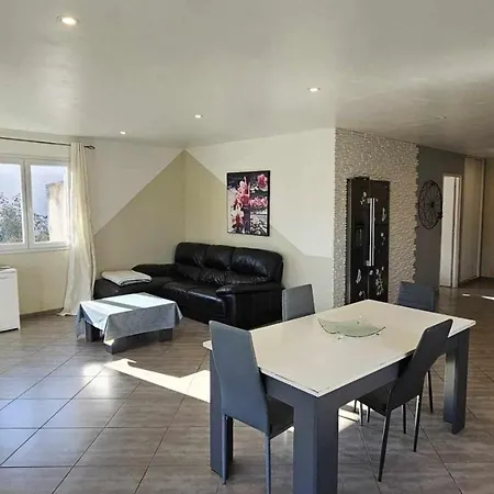 Holiday home Belle Maison De Climatisee,3ch Avec Piscine *